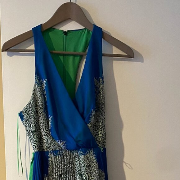 Lovely asymmetrical-hem, pleated, dress from Max & Cleo. 100% polyester. Used. - Picture 2 of 5